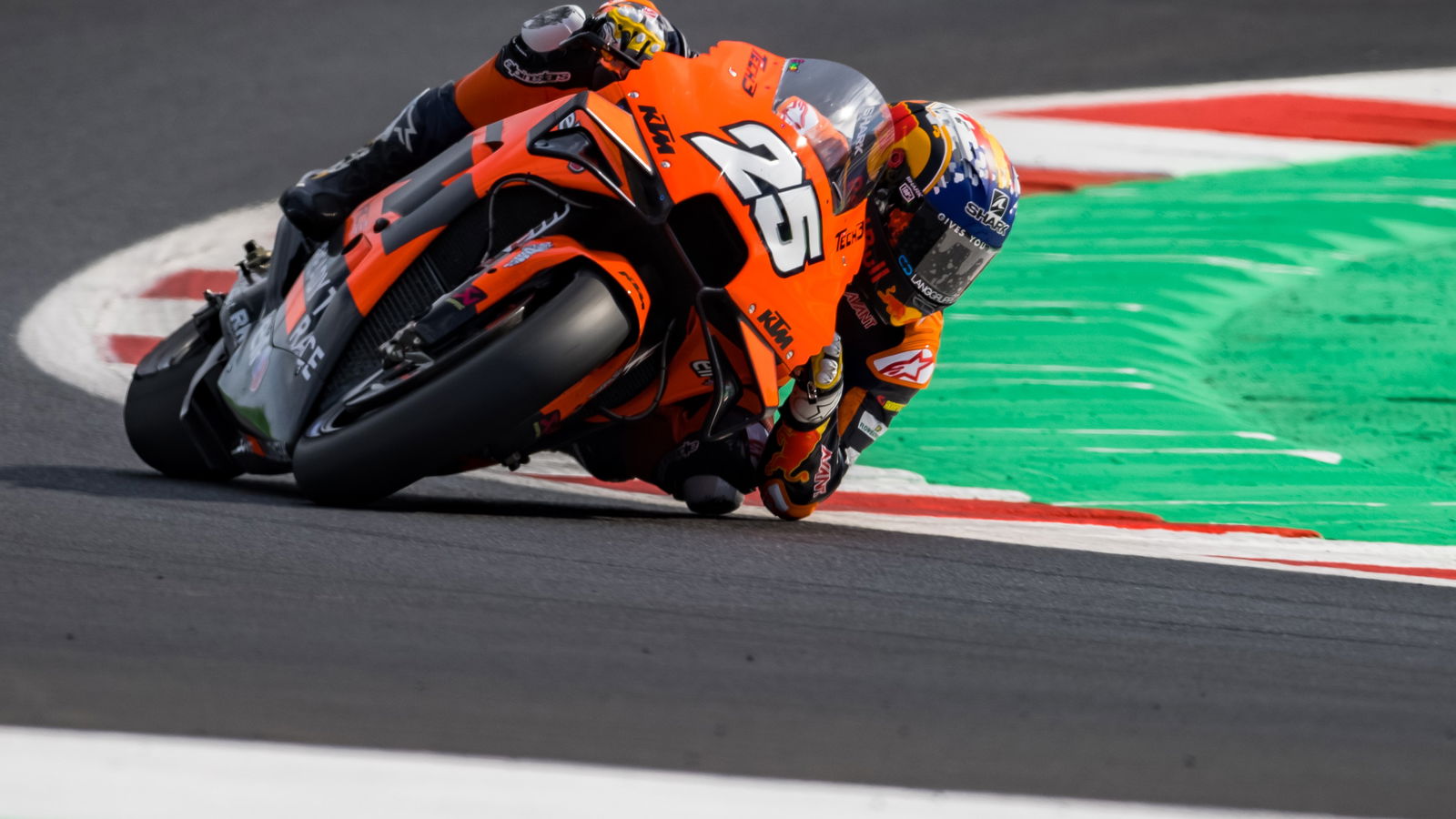 Lap MotoGP Pertama yang Luar Biasa untuk Gardner-Fernandez